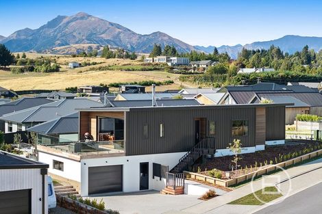 Photo of property in 18 Scurr Terrace, Wanaka, 9305