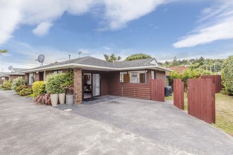 Photo of property in 1/7 Tawa Street, Tawa, Wellington, 5028