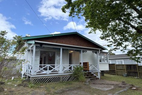 Photo of property in 11 Clayburn Road, Glen Eden, Auckland, 0602