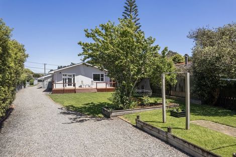 Photo of property in 105 Leinster Avenue, Raumati South, Paraparaumu, 5032