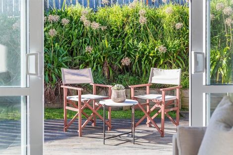 Photo of property in 51 Kapiti Crescent, Titahi Bay, Porirua, 5022