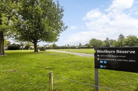 Photo of property in 213 Memorial Avenue, Burnside, Christchurch, 8053