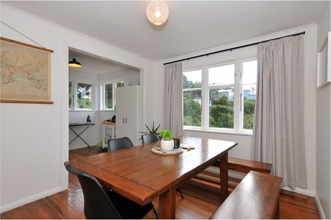 Photo of property in 8 Dunedin Terrace, Melrose, Wellington, 6023