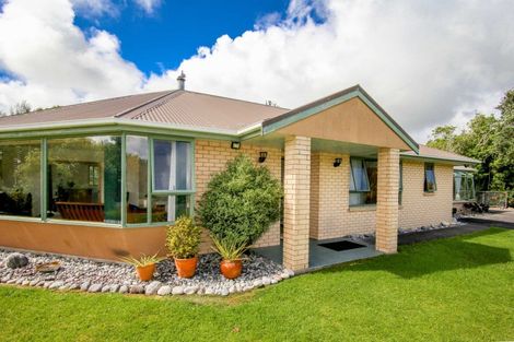 Photo of property in 37 Kew Road, Westport, 7825