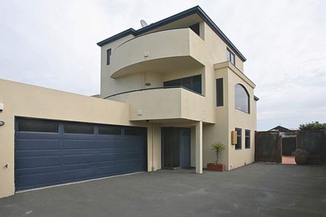 Photo of property in 250a Marine Parade, New Brighton, Christchurch, 8061