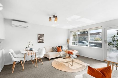 Photo of property in 3/102 Picton Avenue, Riccarton, Christchurch, 8011