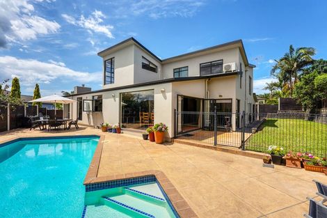 Photo of property in 23 Malin Place, Pinehill, Auckland, 0632