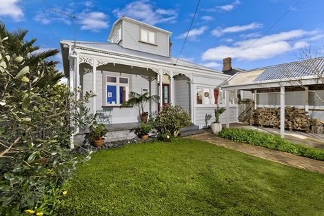 Photo of property in 2/30 Mozeley Avenue, Devonport, Auckland, 0624