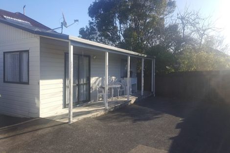 Photo of property in 9 Essex Street, Te Atatu South, Auckland, 0610