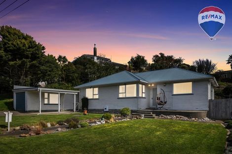 Photo of property in 41 Ranui Terrace, Tawa, Wellington, 5028