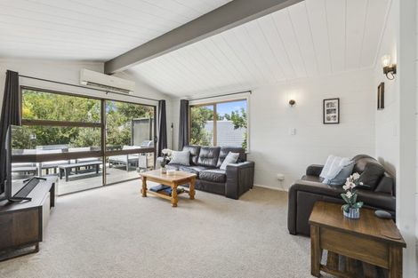 Photo of property in 27 Rotoiti Avenue, Pakuranga Heights, Auckland, 2010