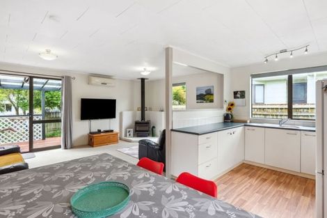Photo of property in 25 Hookway Grove, Paraparaumu, 5032