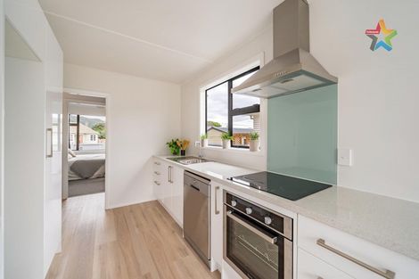 Photo of property in 17 Reynolds Street, Taita, Lower Hutt, 5011