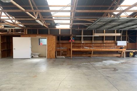 Photo of property in 292 Wellington Road, Wainuiomata, Lower Hutt, 5014