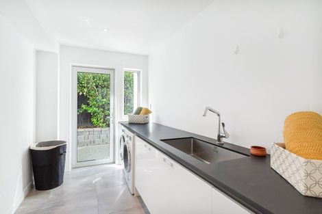 Photo of property in 40 Oceania Place, Mellons Bay, Auckland, 2014