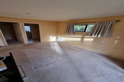 Photo of property in 3 Cricklade Terrace, Windsor Park, Auckland, 0632