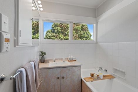 Photo of property in 51a Dyers Pass Road, Cashmere, Christchurch, 8022