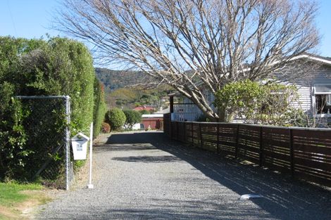 Photo of property in 1a Moohan Street, Wainuiomata, Lower Hutt, 5014