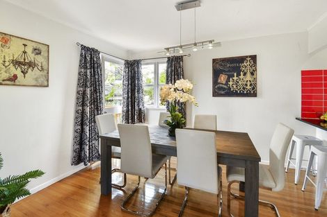 Photo of property in 16 Penruddocke Road, Half Moon Bay, Auckland, 2012