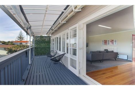 Photo of property in 103 Royal Road, Massey, Auckland, 0614