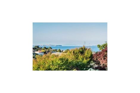 Photo of property in 8 Taumata Road, Castor Bay, Auckland, 0620