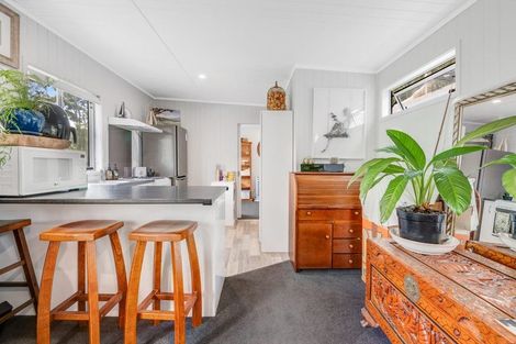 Photo of property in 12 Chenery Road, Red Beach, 0932
