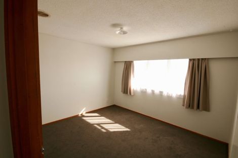 Photo of property in 64a Clayburn Road, Glen Eden, Auckland, 0602