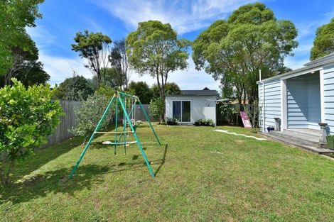 Photo of property in 114 Awaroa Road, Helensville, 0800