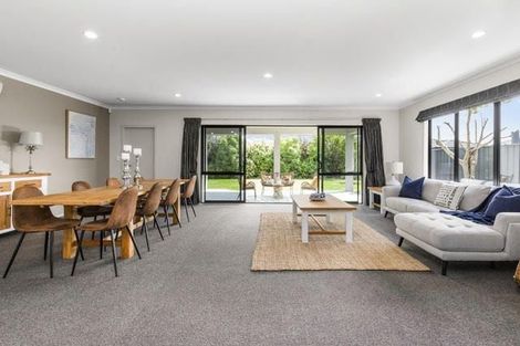 Photo of property in 19 Haast Place, Poraiti, Napier, 4112