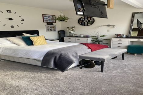 Photo of property in 1 Valdese Rise, Browns Bay, Auckland, 0630