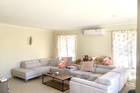 Photo of property in 5 Marsack Crescent, Halswell, Christchurch, 8025