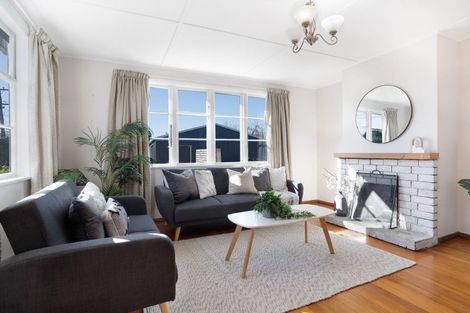 Photo of property in 30 Broadway Street, Martinborough, 5711