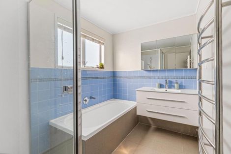 Photo of property in 52 The Circle, Manly, Whangaparaoa, 0930