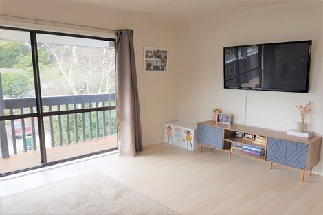 Photo of property in 64 Albatross Close, Whitby, Porirua, 5024