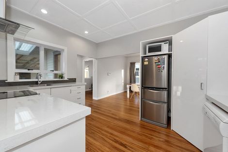 Photo of property in 11 Windsor Road, Maeroa, Hamilton, 3200