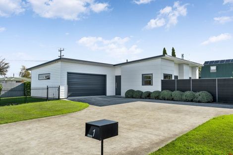 Photo of property in 1 Plains Avenue, Masterton, 5810