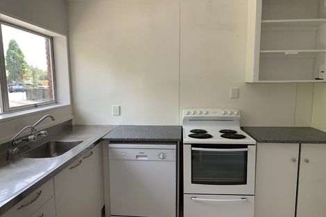 Photo of property in 60 Rewarewa Road, Te Atatu Peninsula, Auckland, 0610