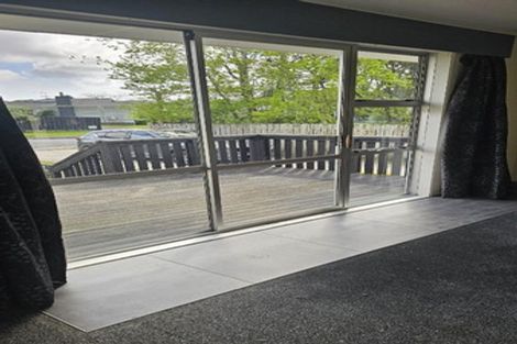 Photo of property in 4 Ranui Avenue, Ranui, Auckland, 0612