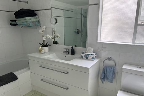 Photo of property in 1/130 Oriental Parade, Oriental Bay, Wellington, 6011