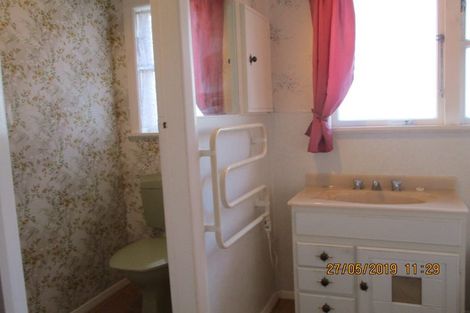 Photo of property in 16 Saint Edmund Crescent, Tawa, Wellington, 5028