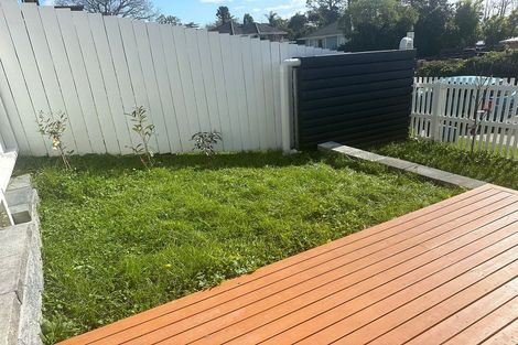 Photo of property in 67a Divich Avenue, Te Atatu South, Auckland, 0610