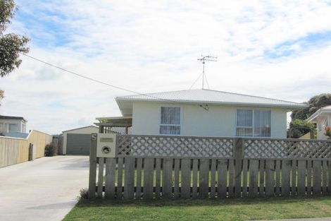Photo of property in 5 Murch Place, Tawhero, Whanganui, 4500