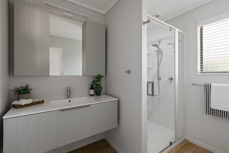 Photo of property in 2 Walnut Grove, Omokoroa, 3114