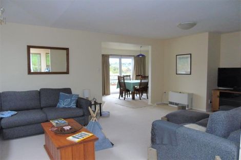 Photo of property in 15 Tainui Terrace, Tawa, Wellington, 5028
