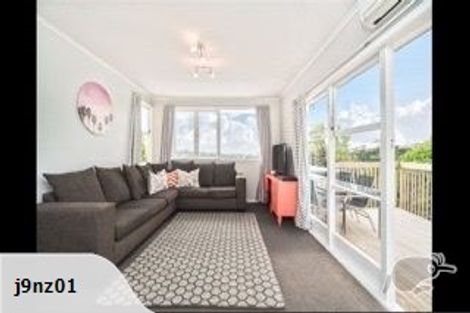 Photo of property in 3/10 Coroglen Avenue, Birkenhead, Auckland, 0626