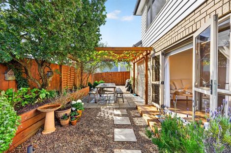 Photo of property in 3 Zefiro Drive, Massey, Auckland, 0614