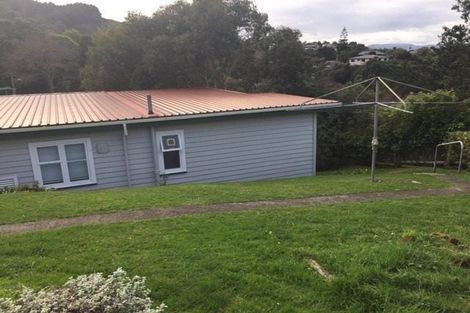 Photo of property in 2 Woodstock Terrace, Tawa, Wellington, 5028