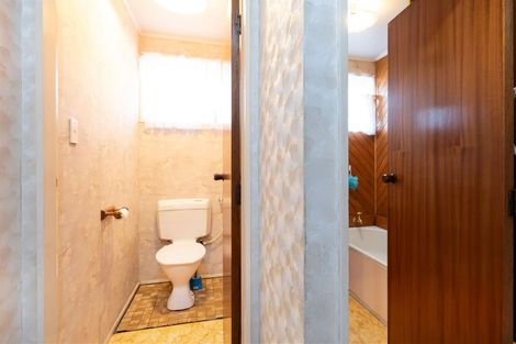 Photo of property in 2/126 Astley Avenue, New Lynn, Auckland, 0600