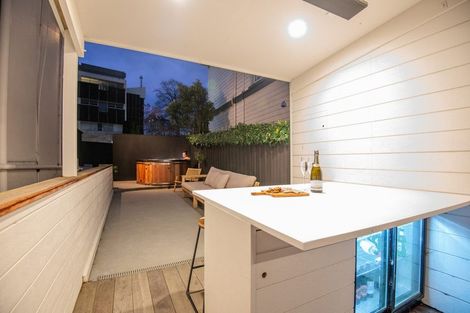 Photo of property in 422 Highgate, Roslyn, Dunedin, 9010