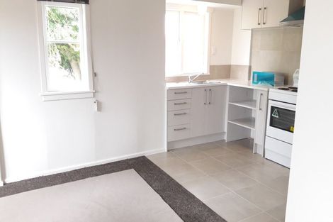 Photo of property in 19 Chivalry Road, Glenfield, Auckland, 0629